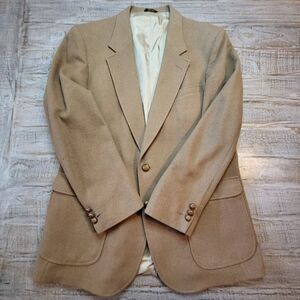 Cross Country Clothes 100% Camel Hair Tan 2 Button Blazer Mens Size 40?